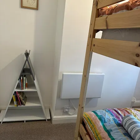 Cumbric - Cosy District Escape *