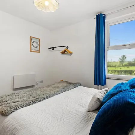 Cumbric - Cosy District Escape *