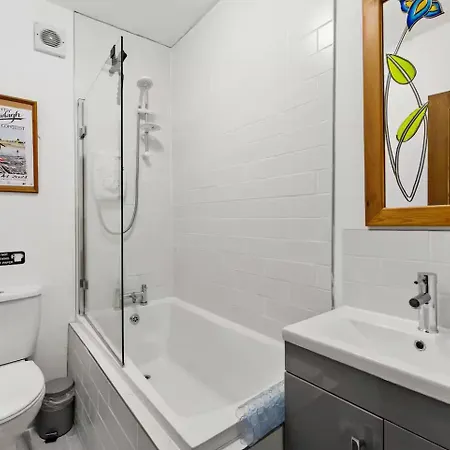 Cumbric - Cosy District Escape *